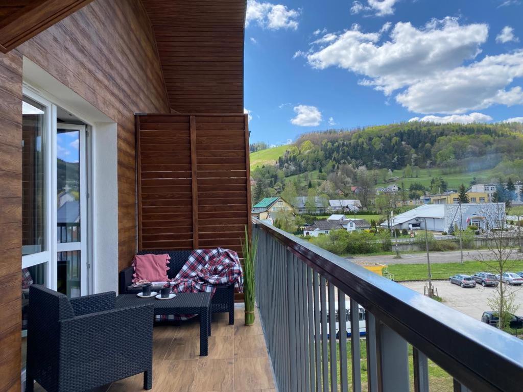 Bieszczady Apartament "Cicha Woda" Apartment Ustrzyki Dolne Bagian luar foto